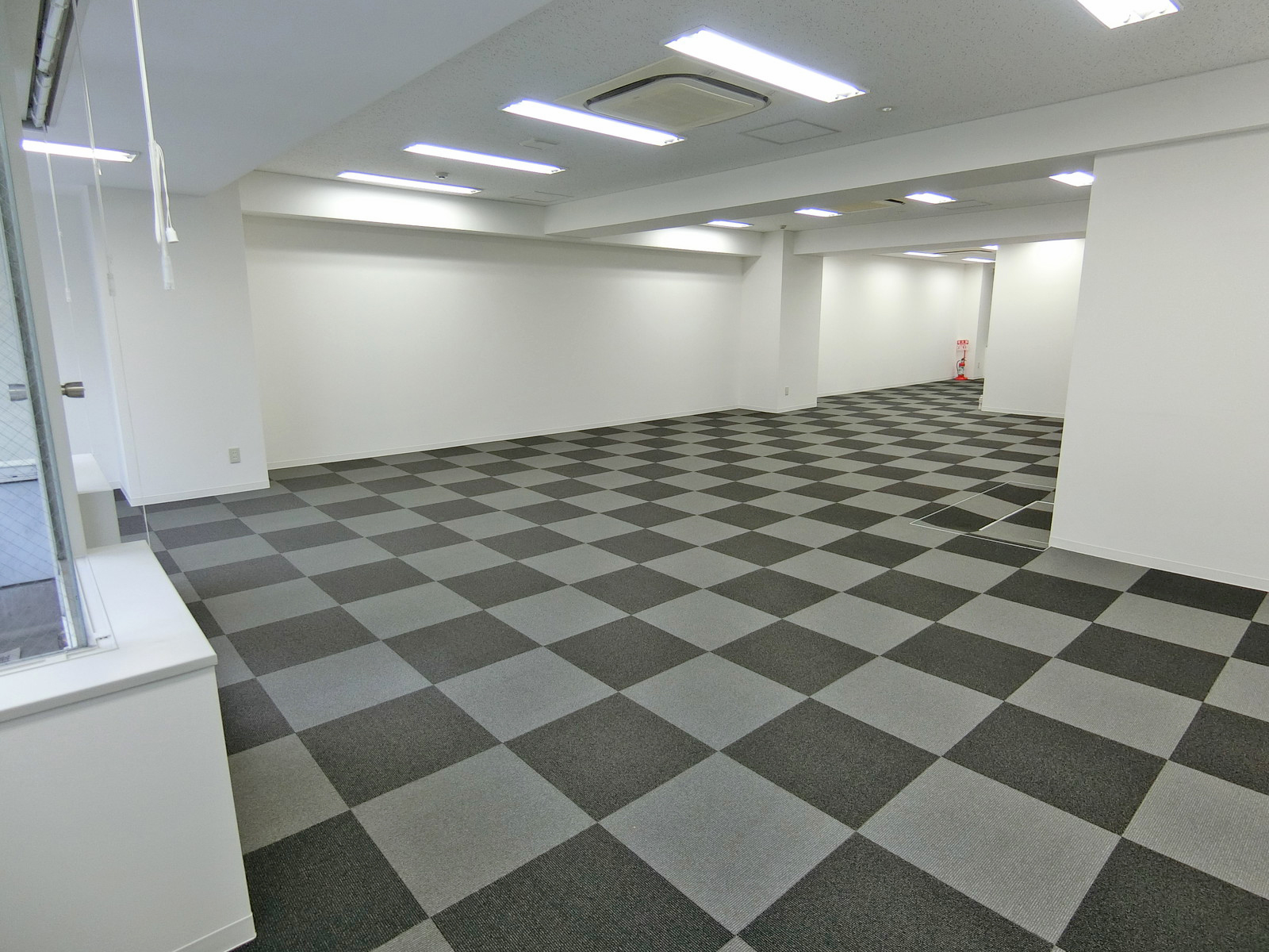 オフィス室内参考画像