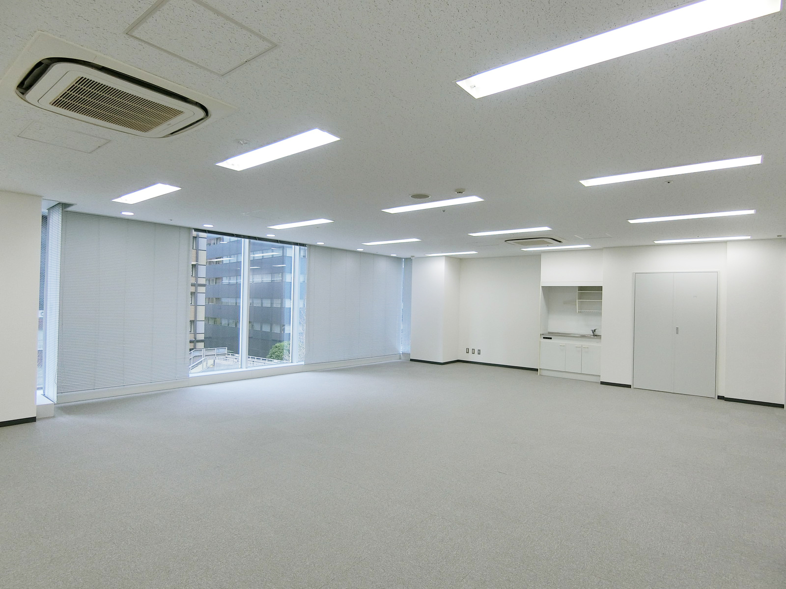 別角度の様子
