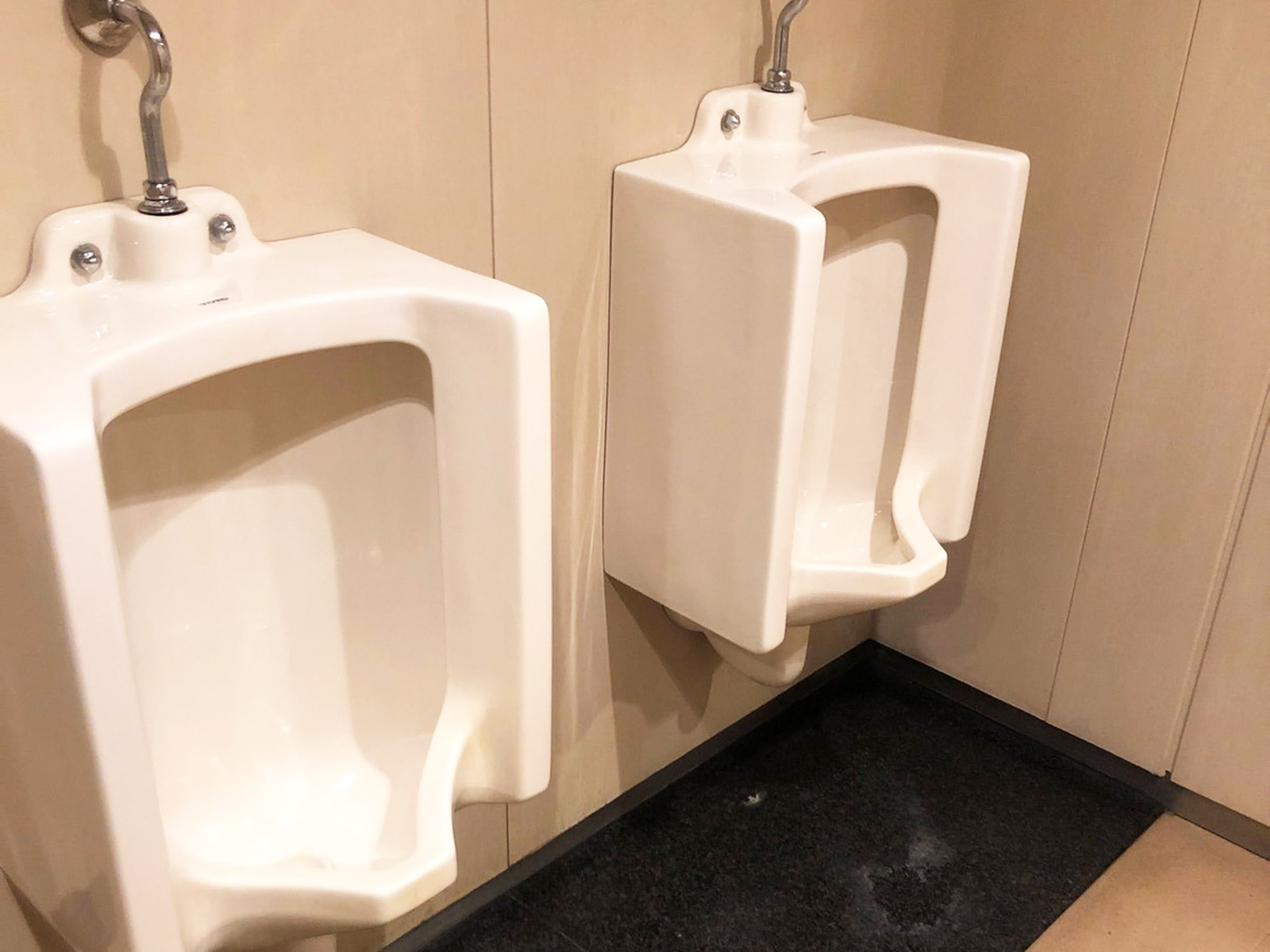 男性用トイレ