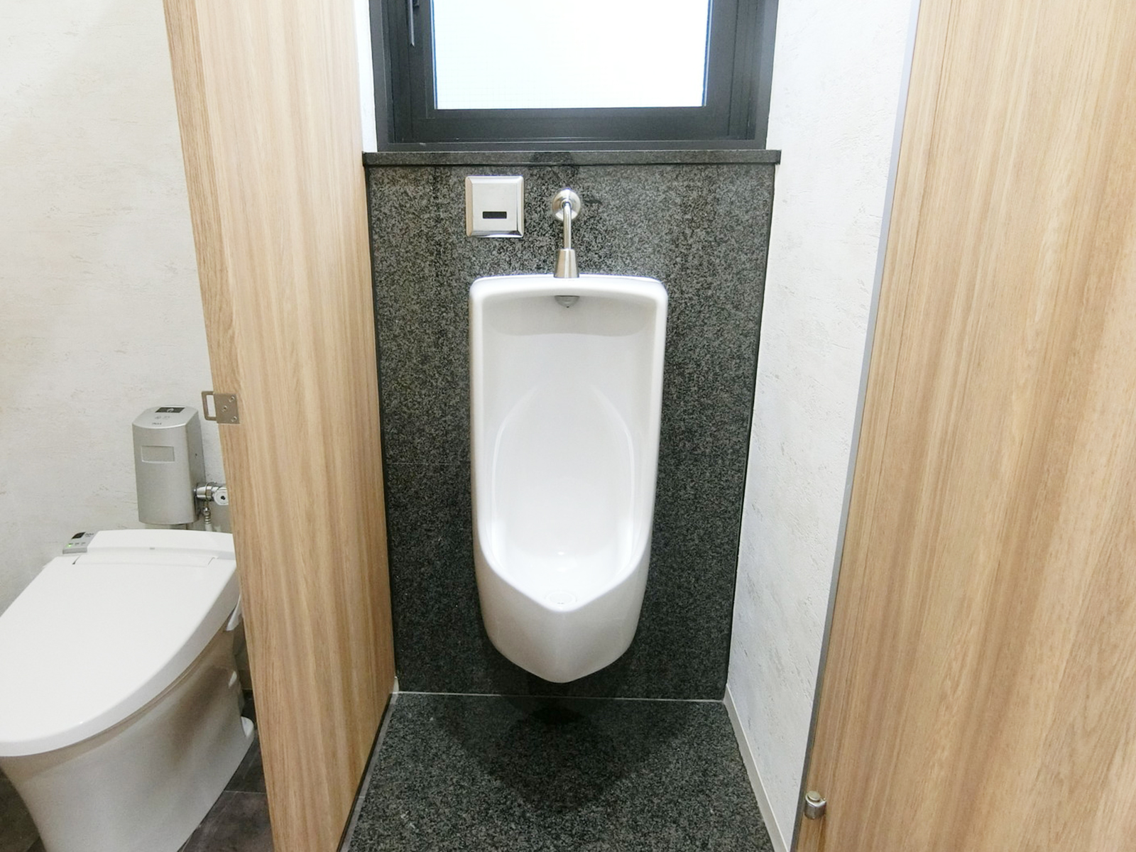 男性用トイレ