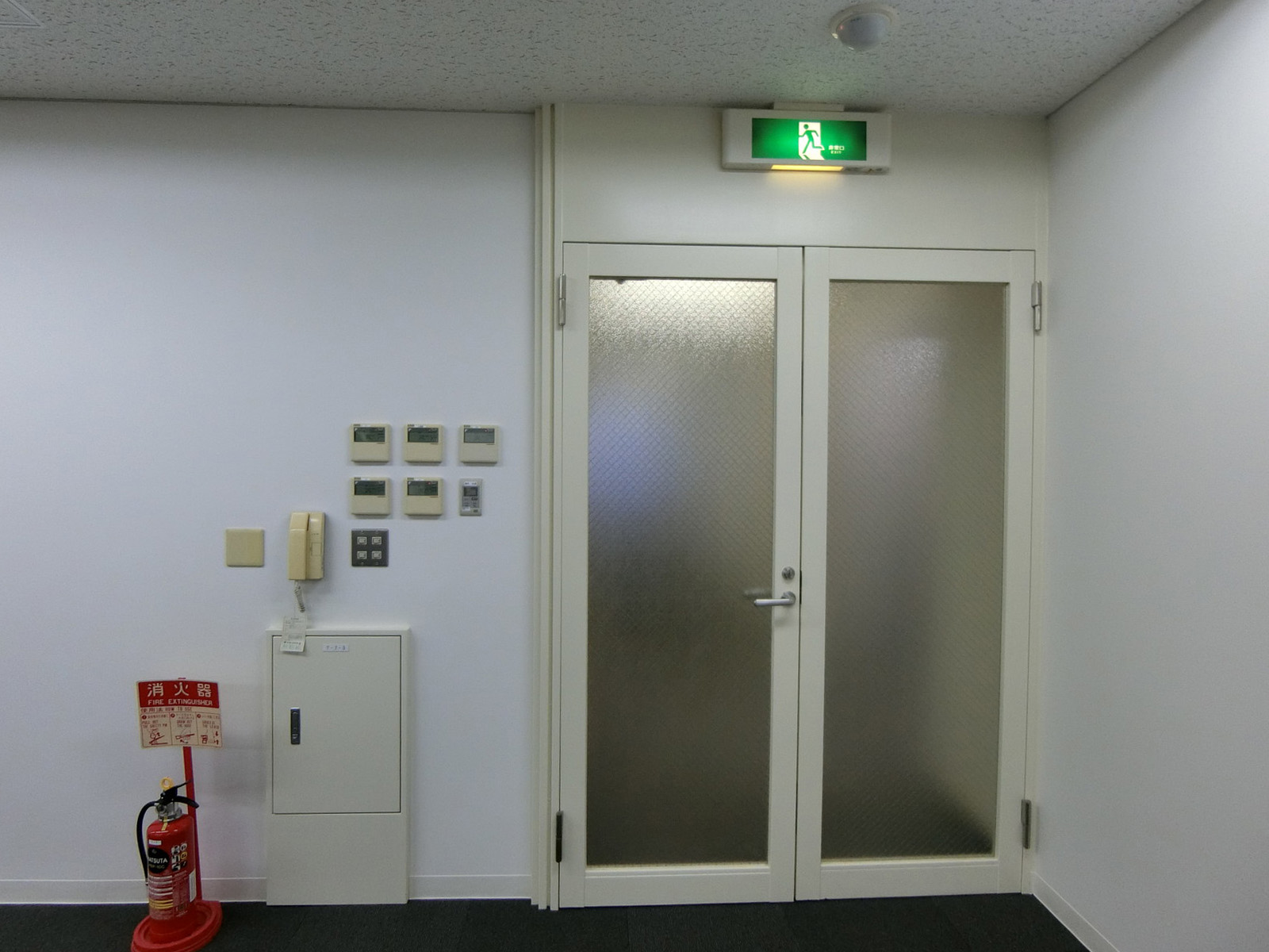 貸室出入口