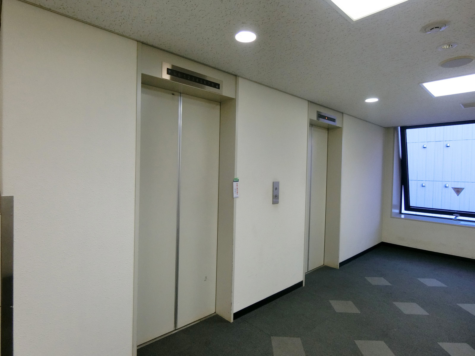 エレベーターホール