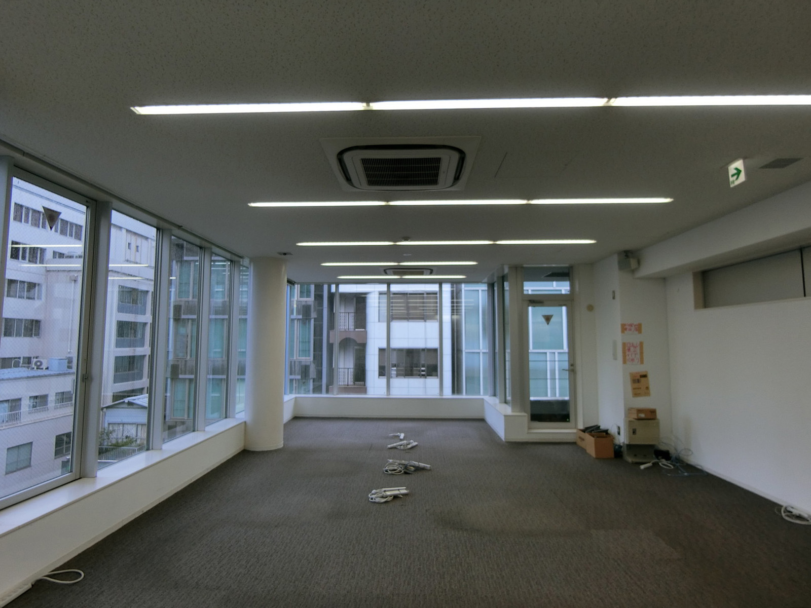 オフィス室内参考画像