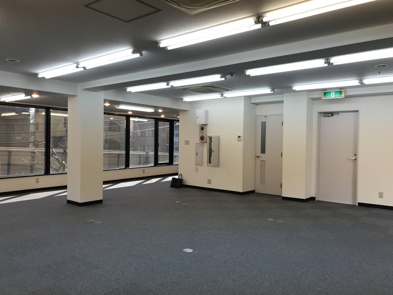 オフィス室内参考画像