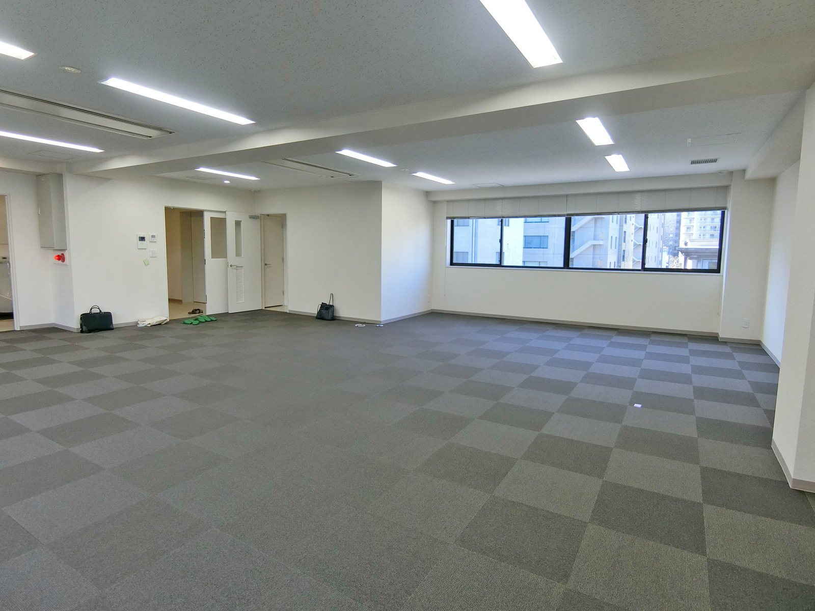 オフィス室内参考画像