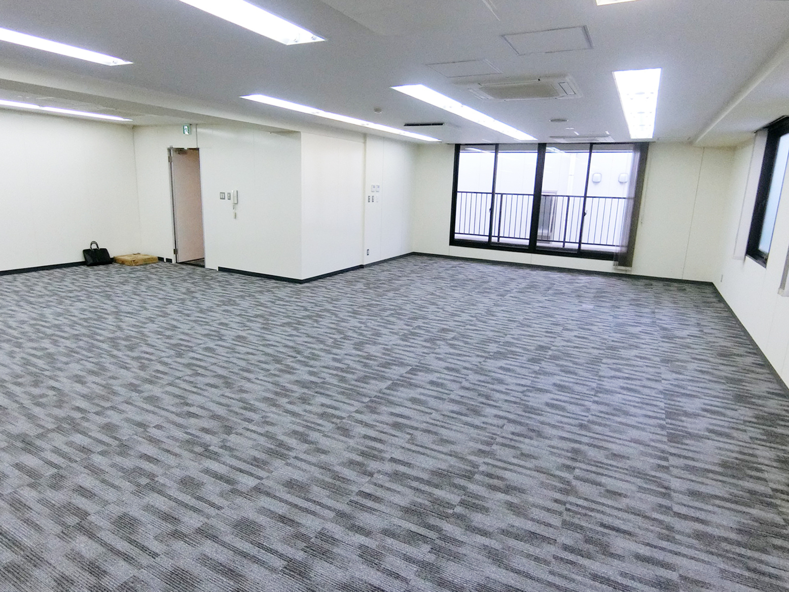 別角度の様子