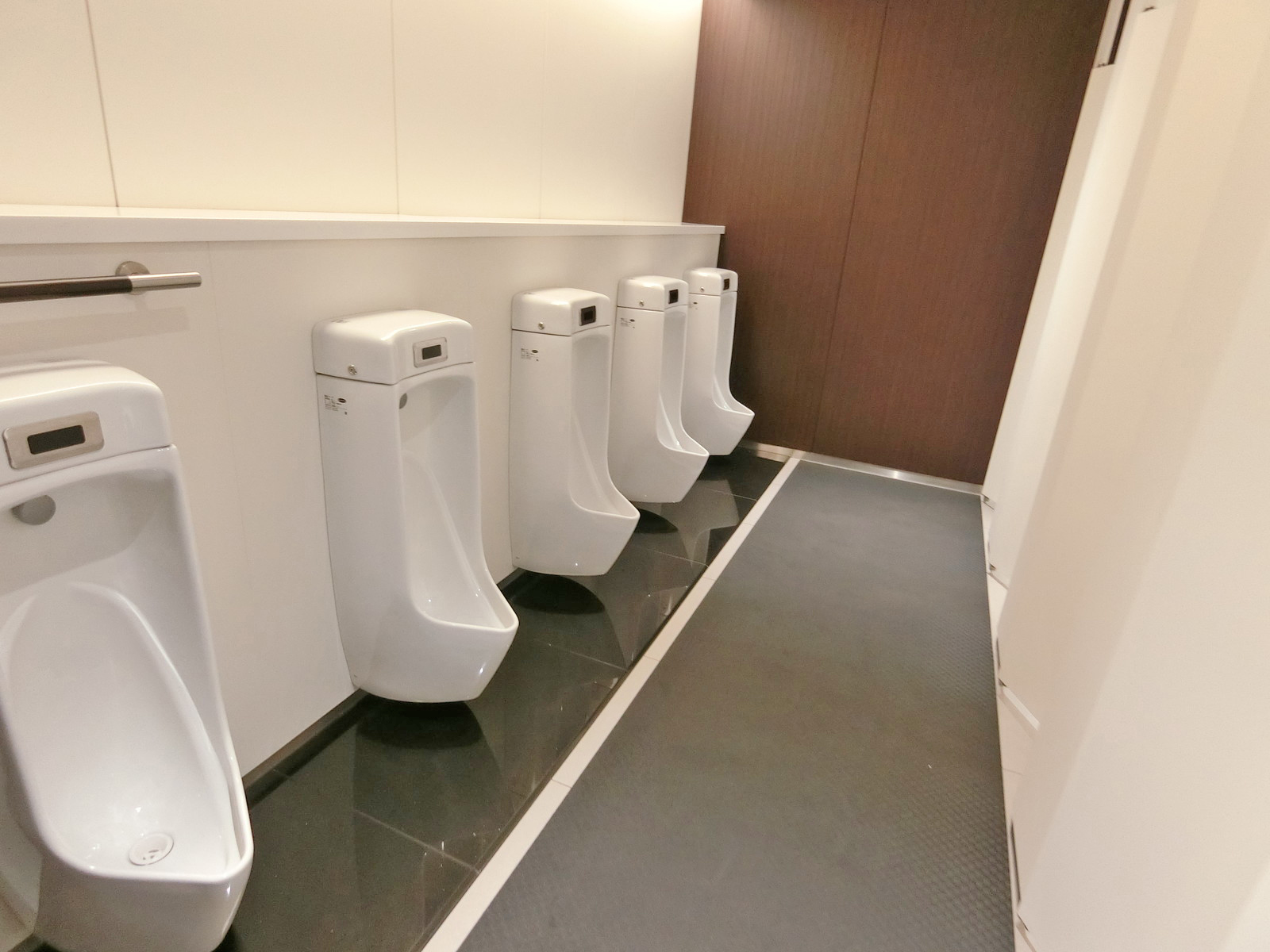 男性用トイレ