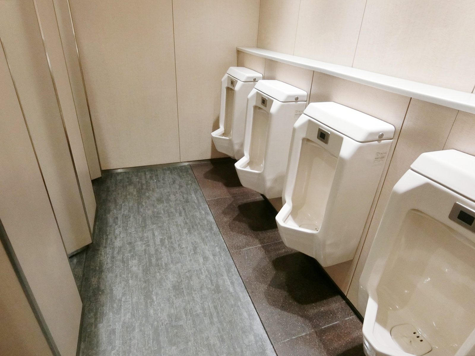 男性用トイレ