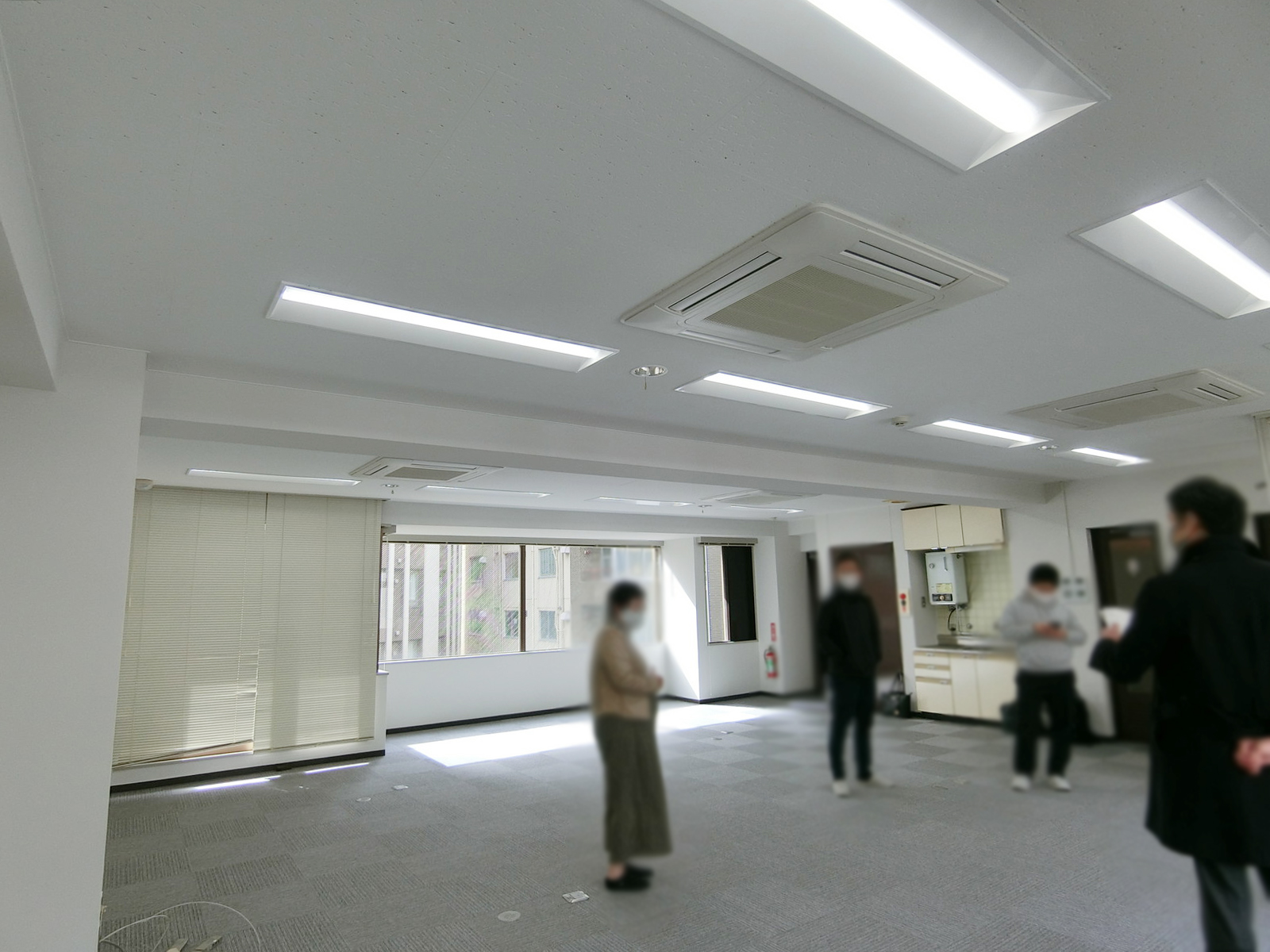 別角度の様子