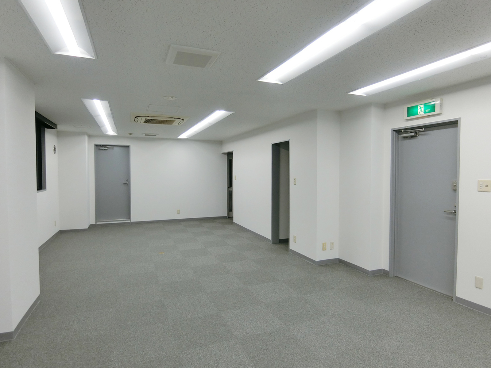 別角度の様子