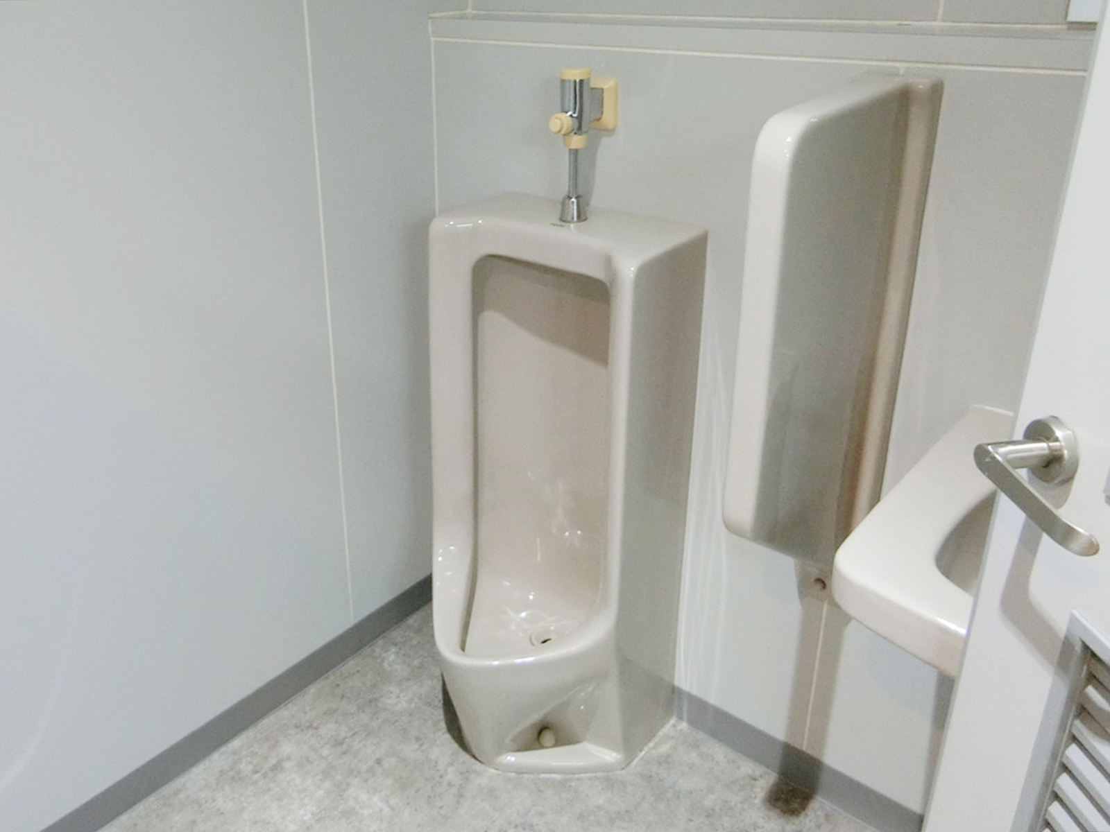 男性用トイレ