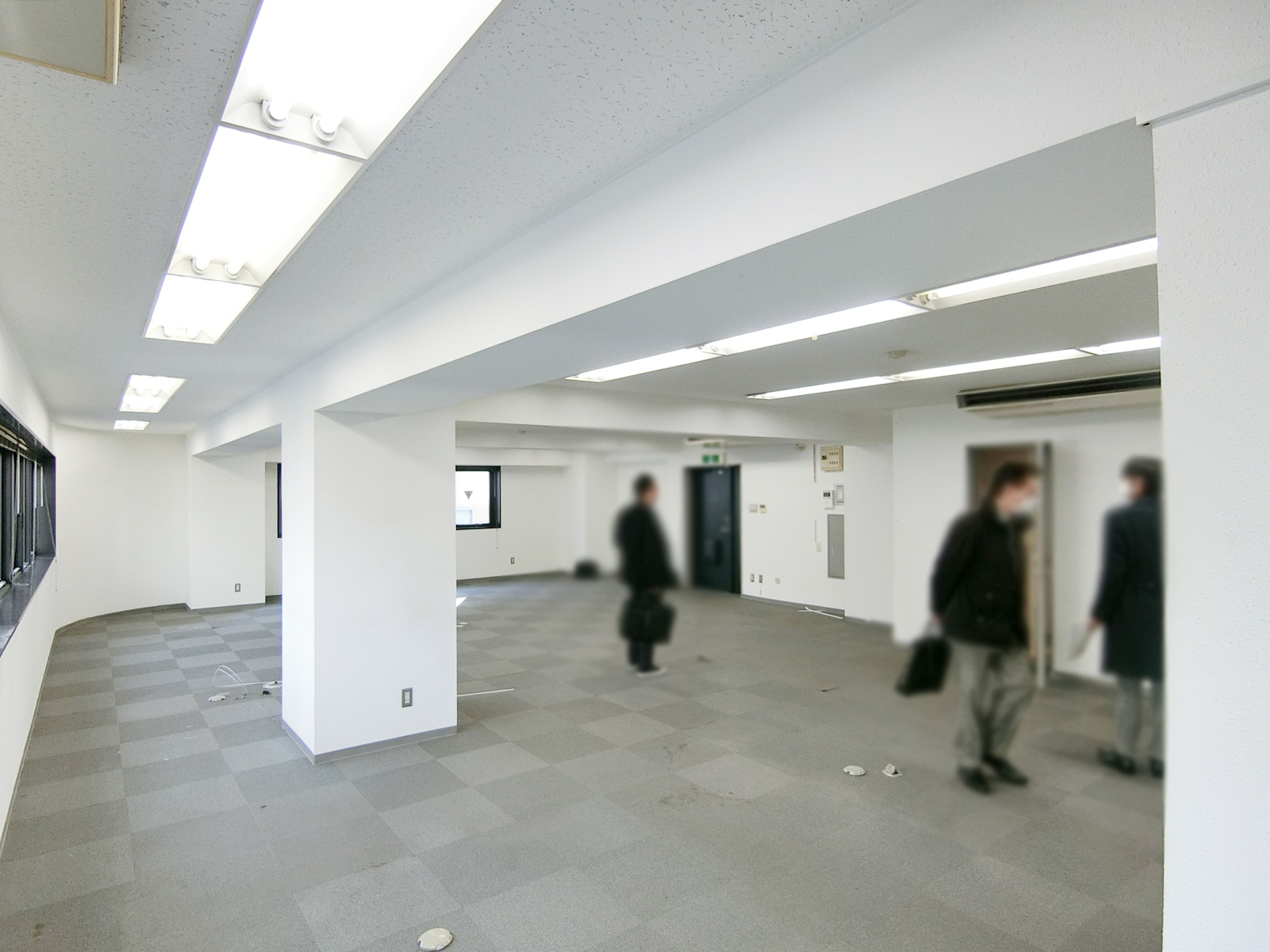 貸室奥側から見た室内