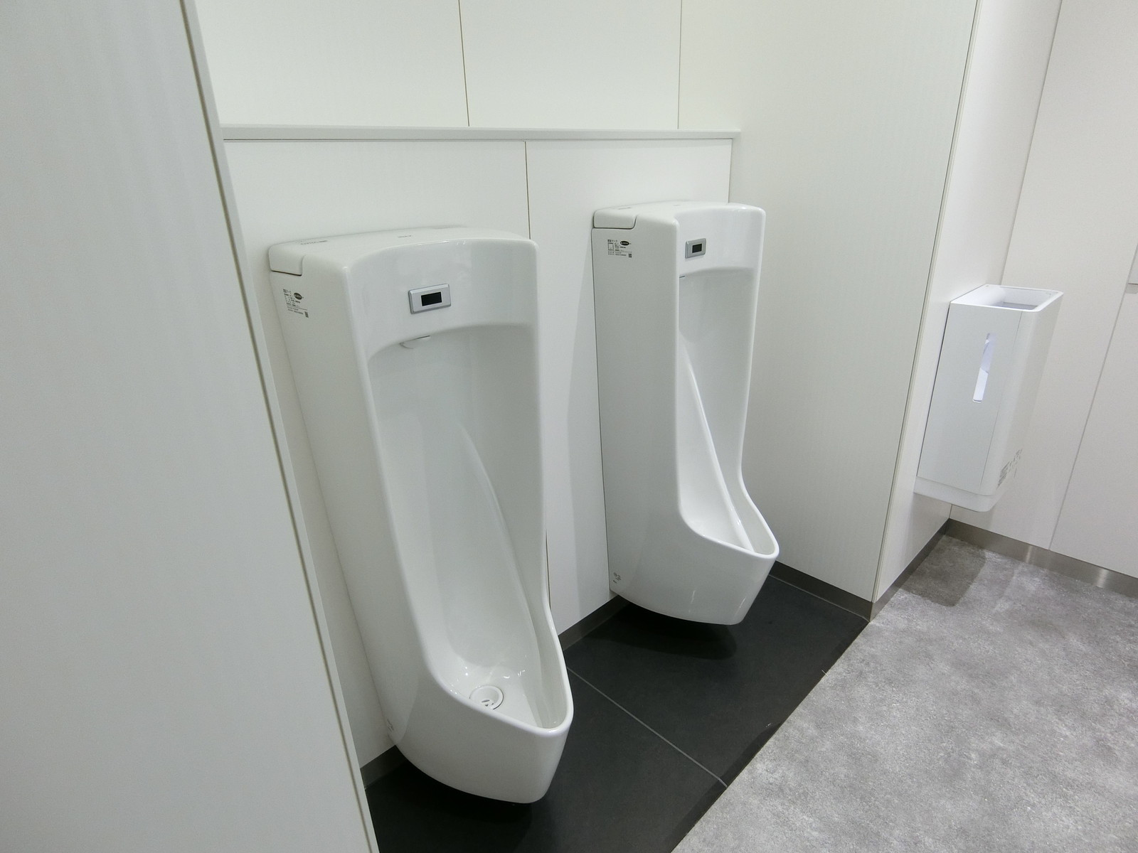 男性用トイレ
