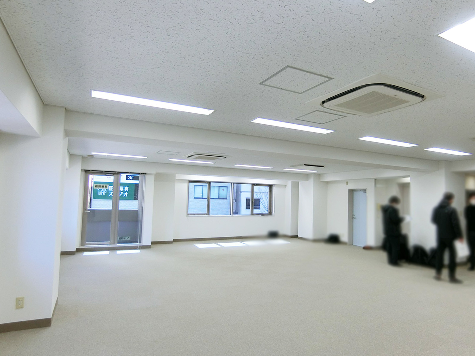 オフィス室内参考画像
