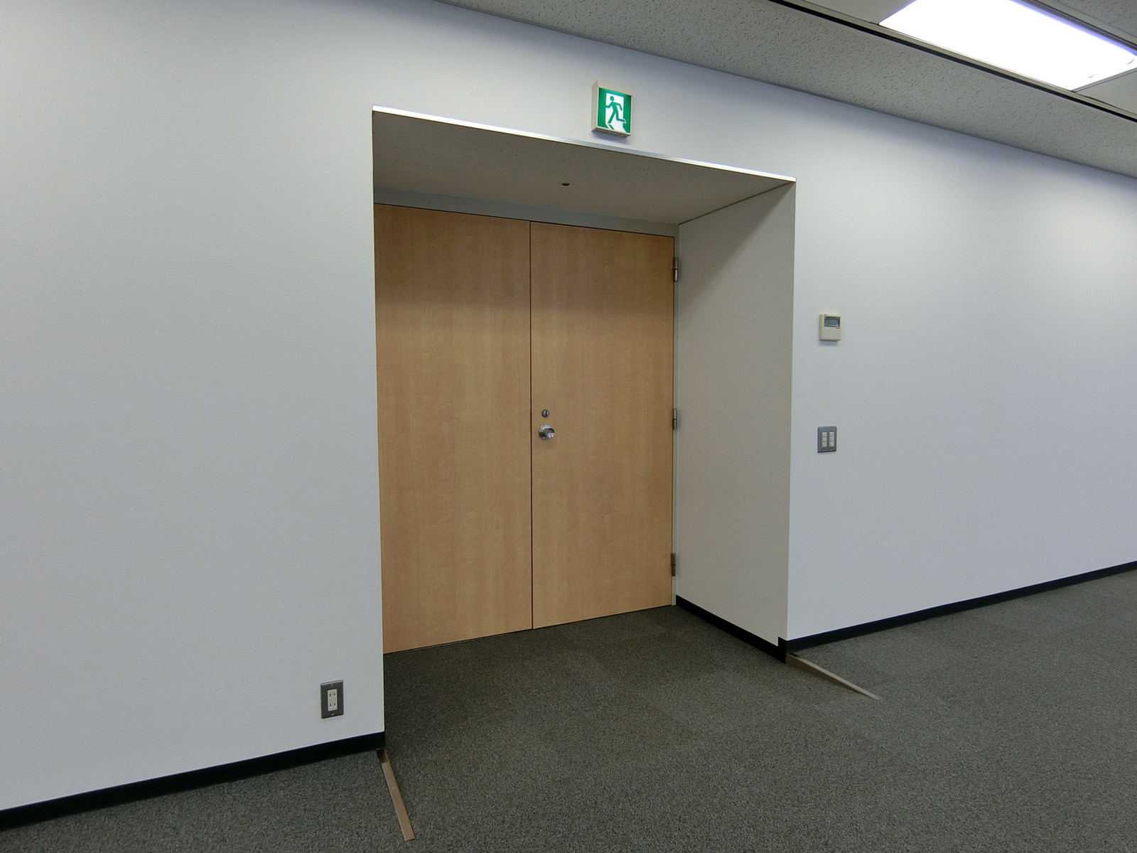 貸室出入口