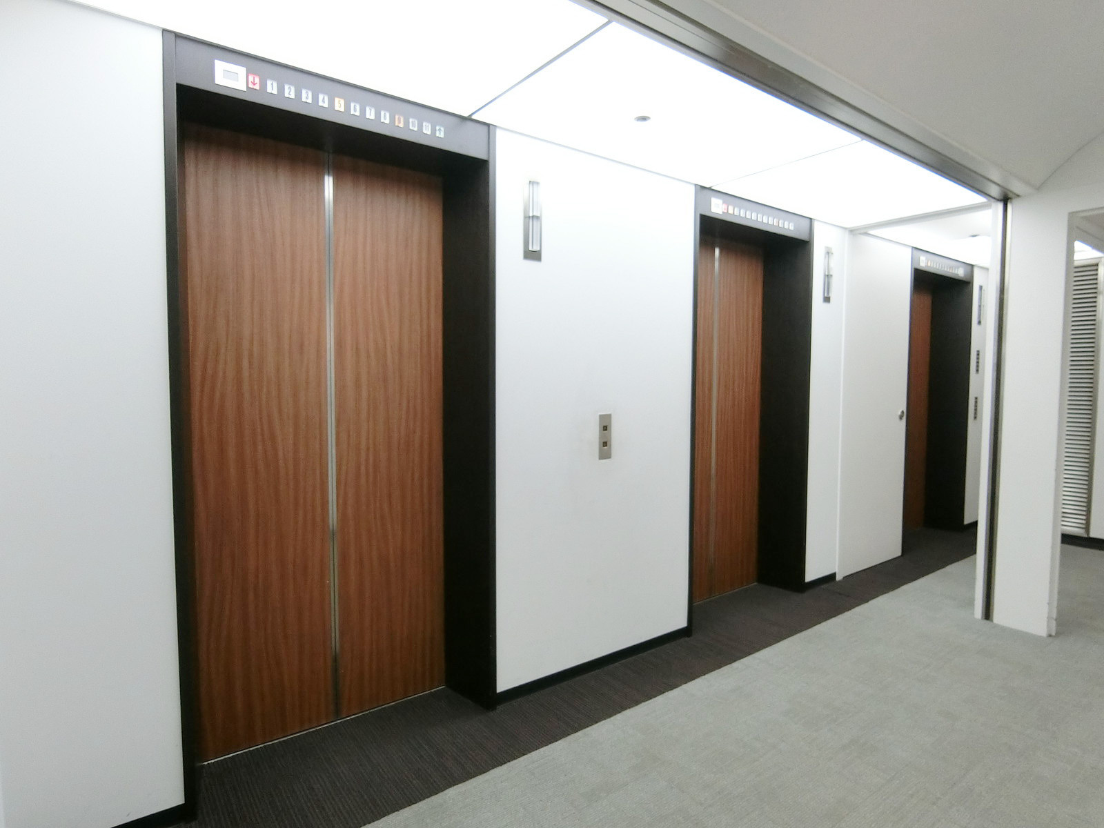 エレベーターホール