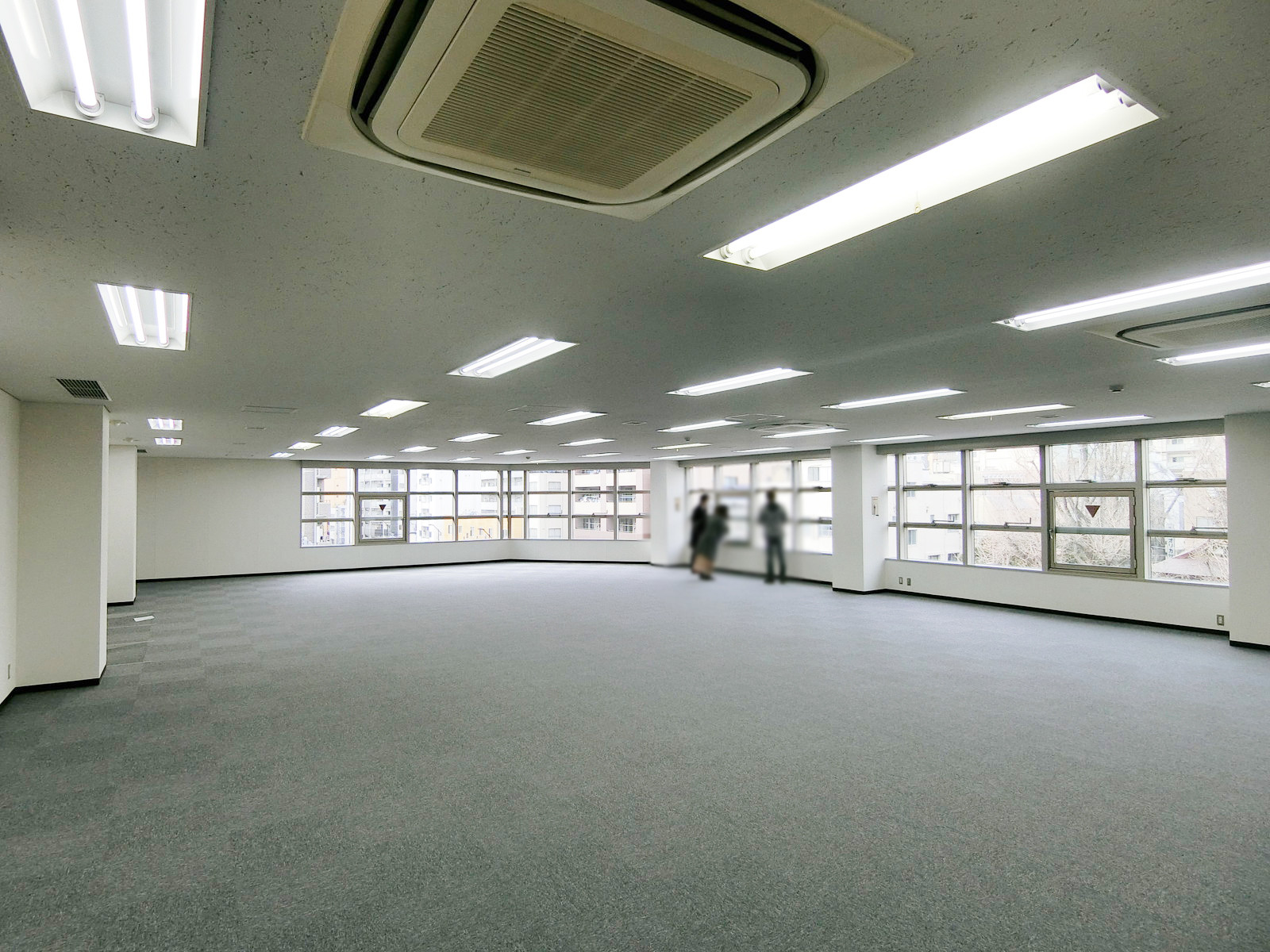 オフィス室内参考画像
