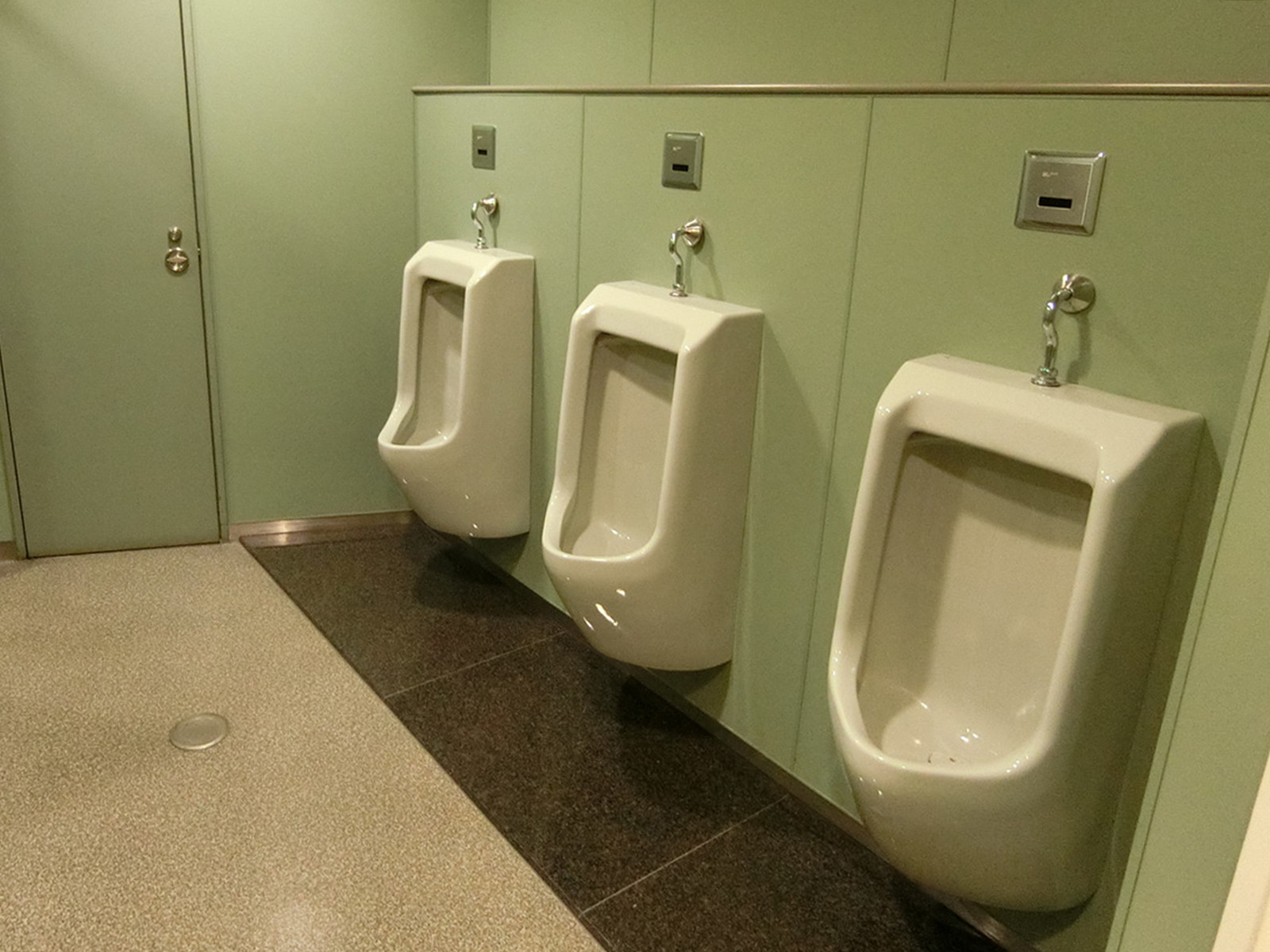 男性用トイレ