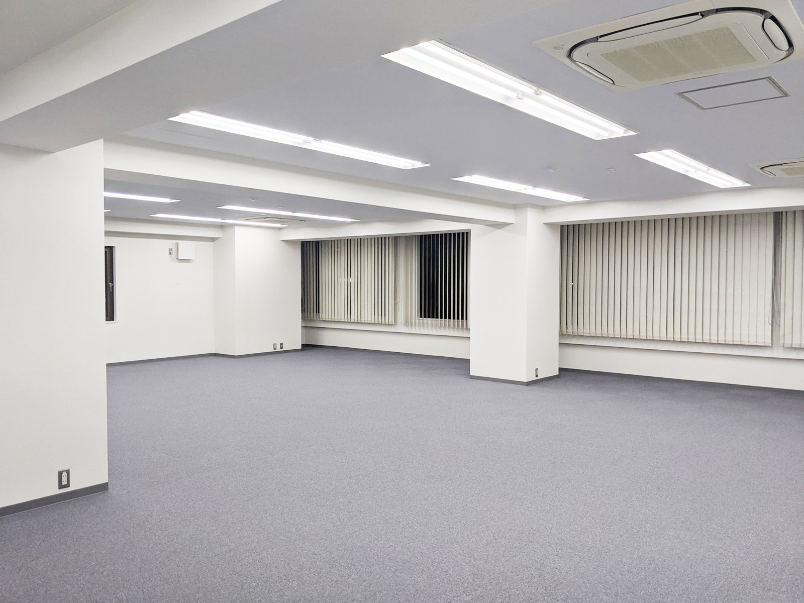 オフィス室内参考画像