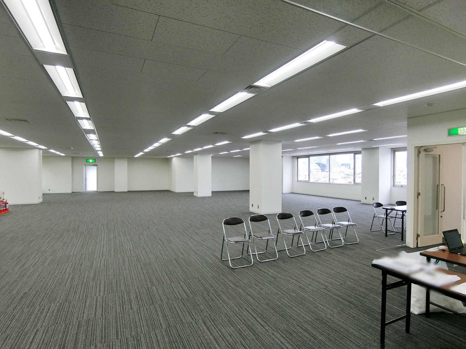 オフィス室内参考画像