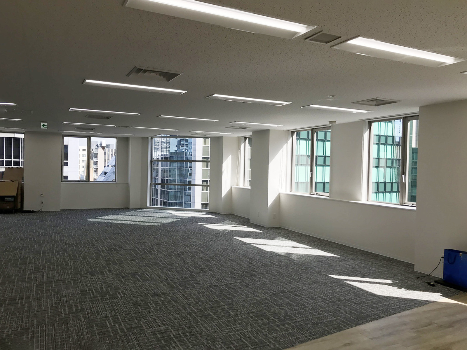 オフィス室内参考画像