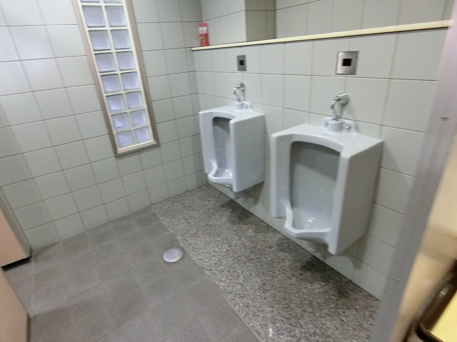 男性用トイレ
