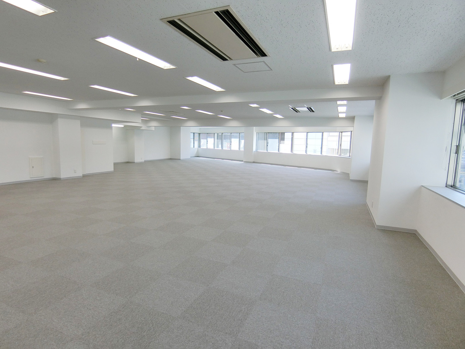 オフィス室内参考画像