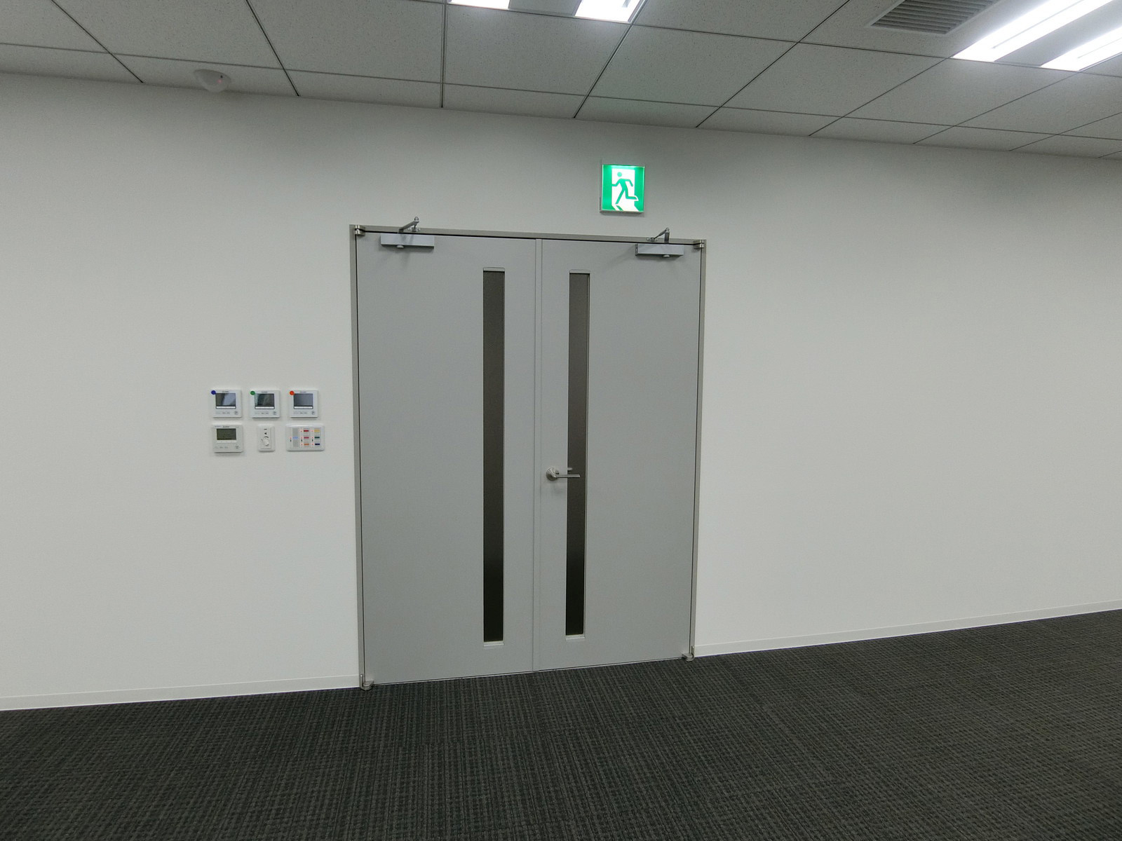 貸室出入口