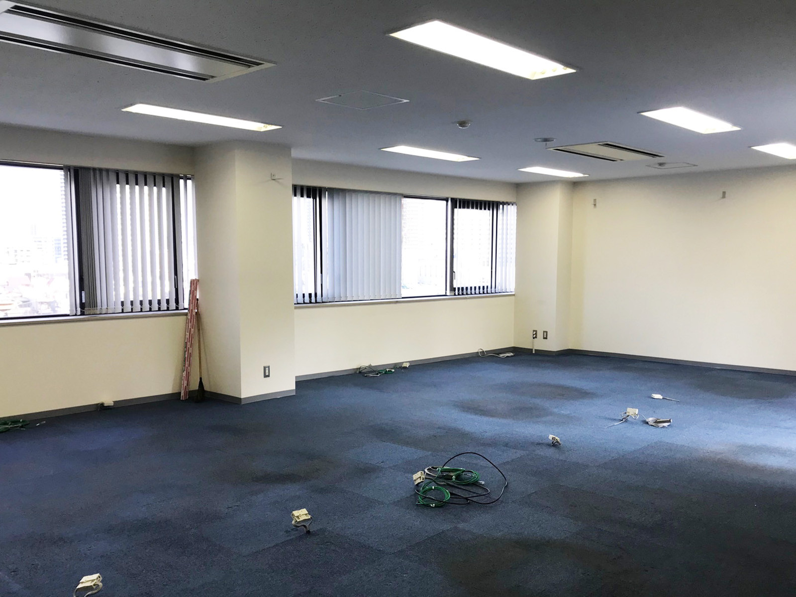オフィス室内参考画像