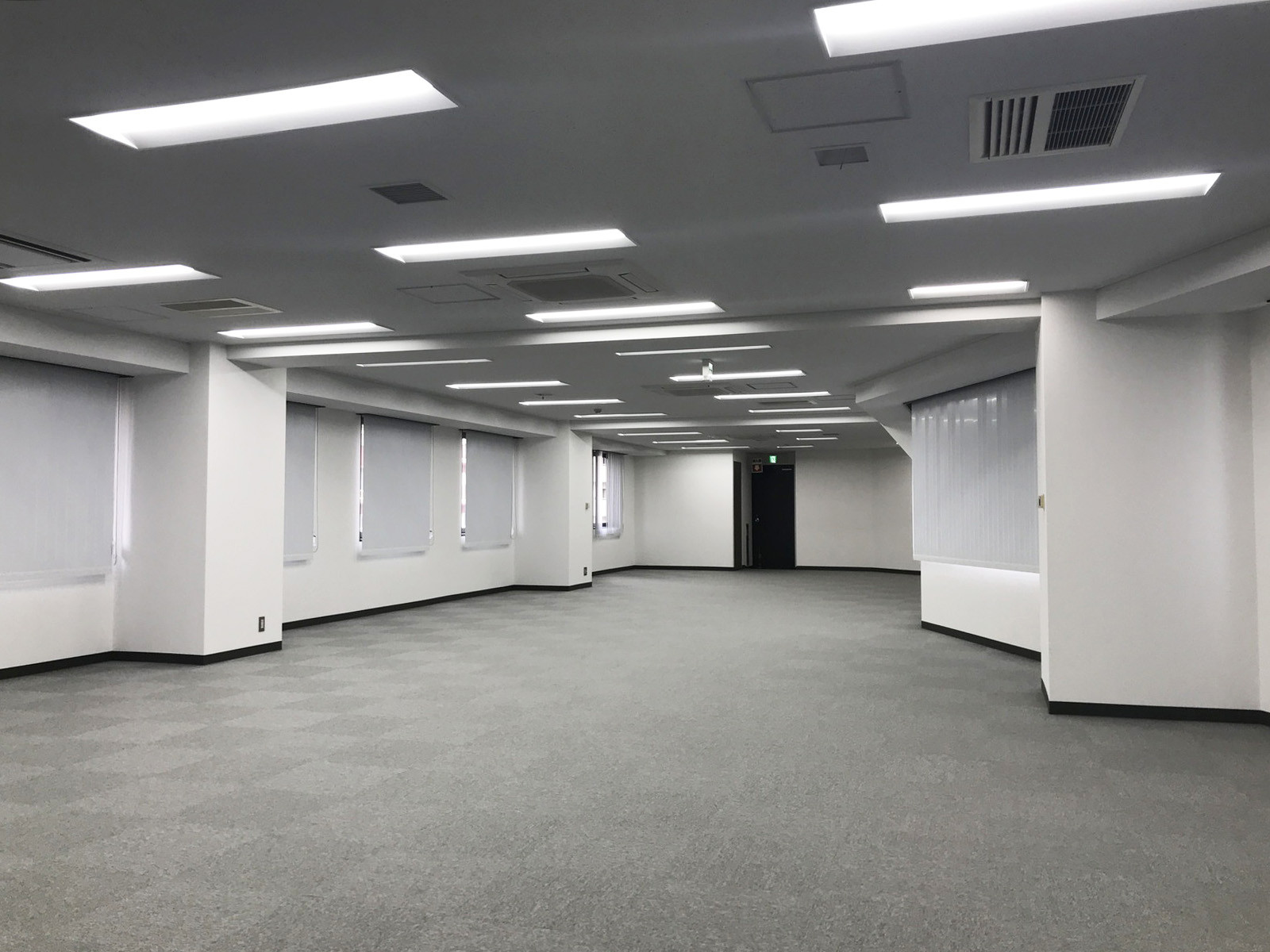 オフィス室内参考画像