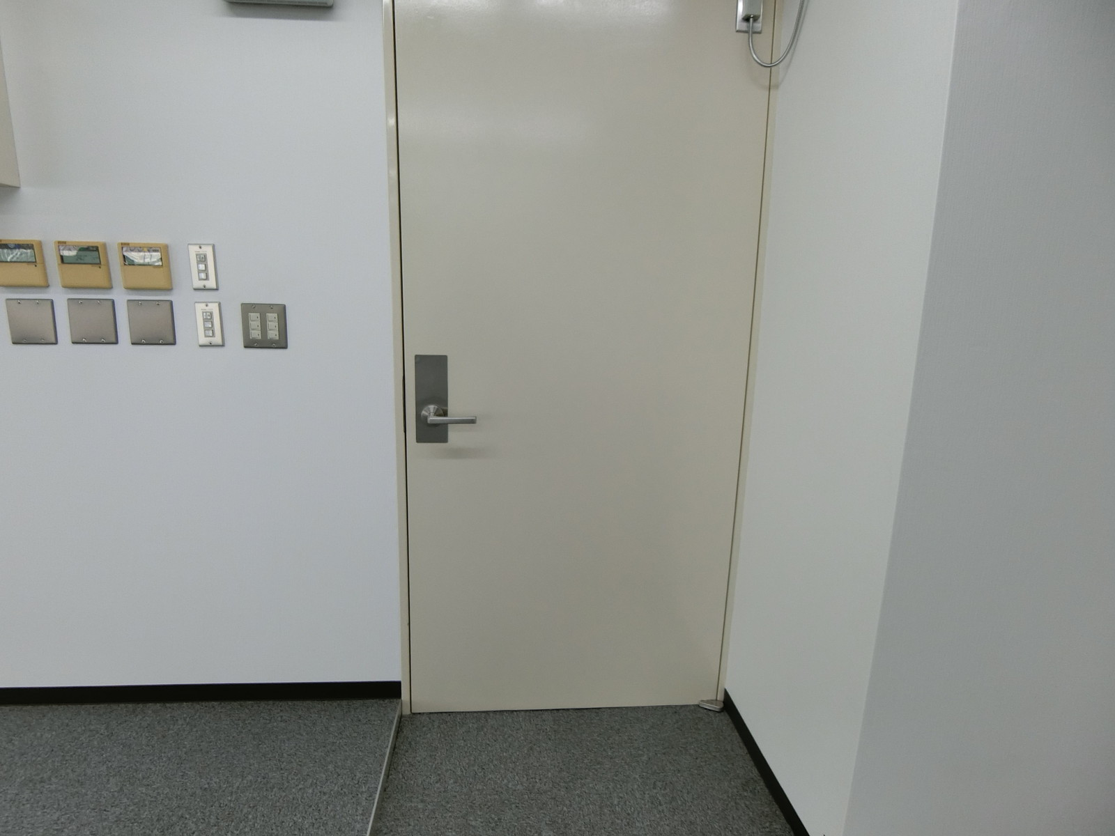 貸室出入口