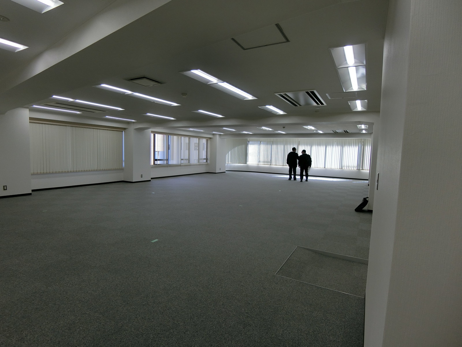 オフィス室内参考画像