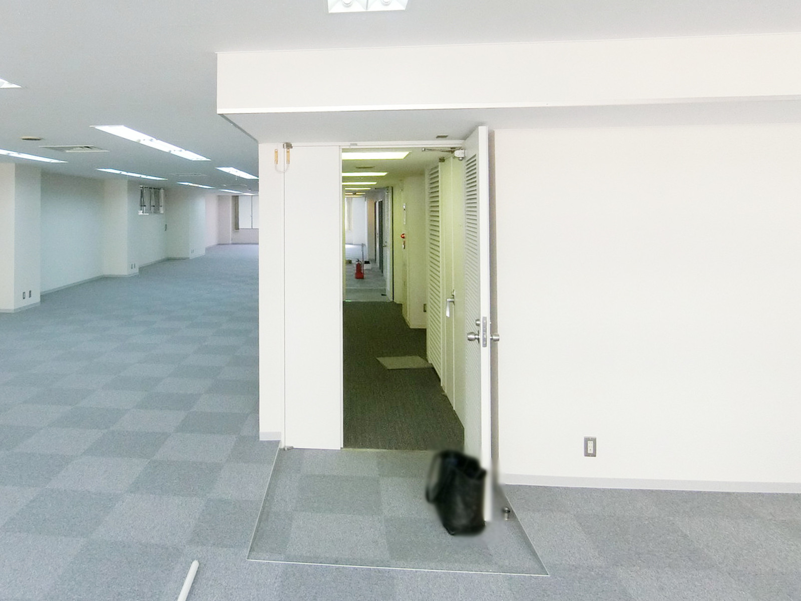 貸室出入り口