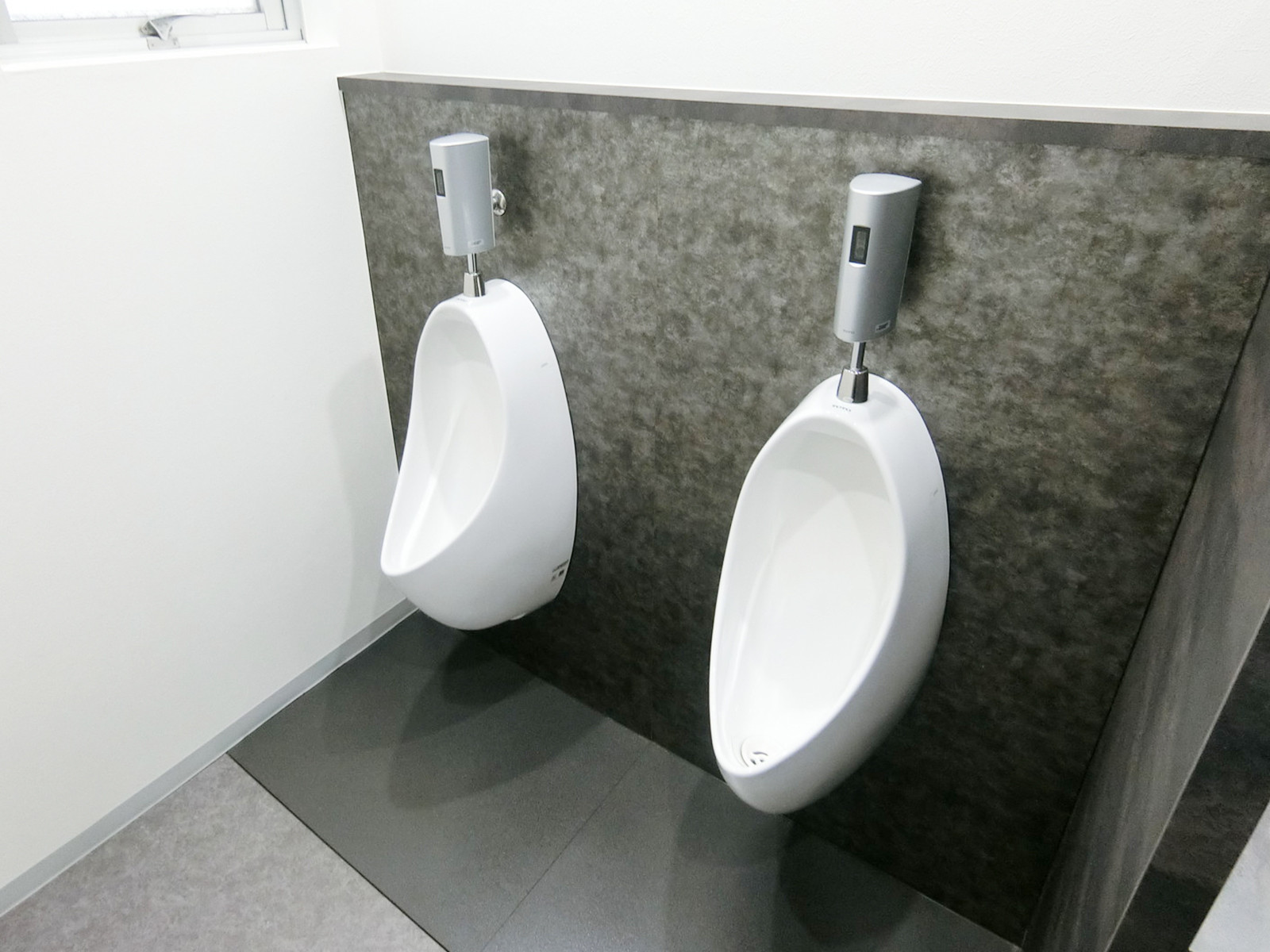 男性用トイレ
