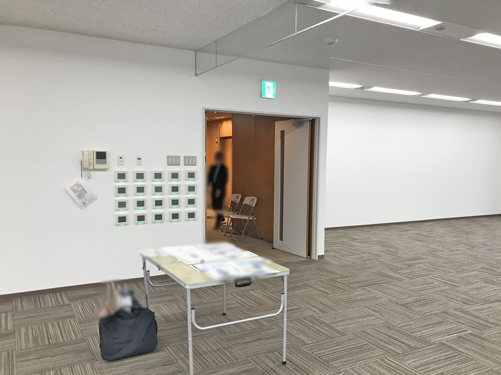 貸室出入り口