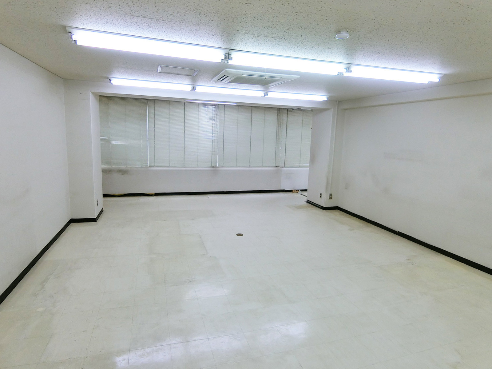 オフィス室内参考画像(3階・約30坪)