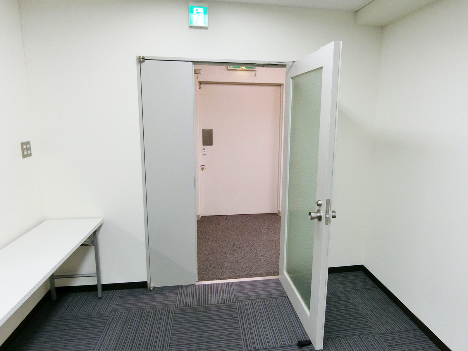 貸室出入口