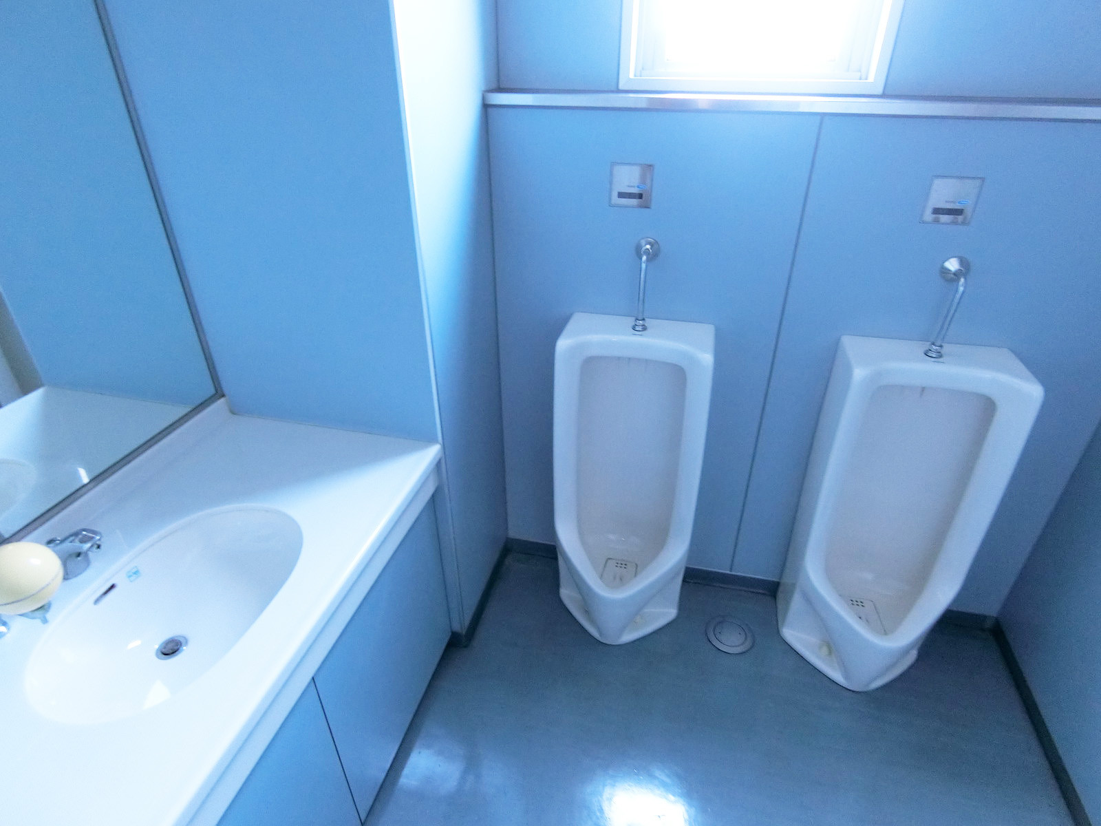 男性用トイレ
