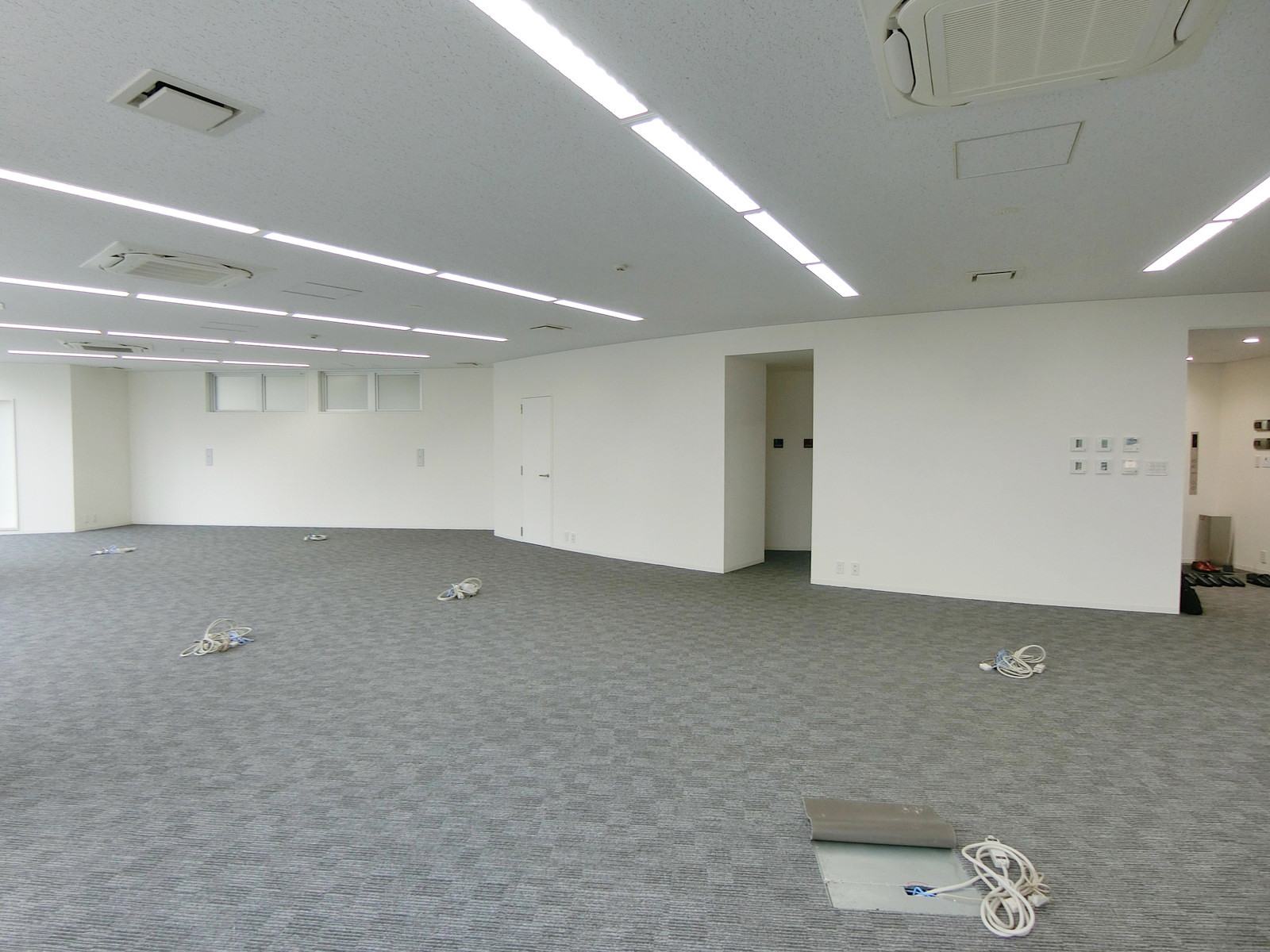 オフィス室内参考画像