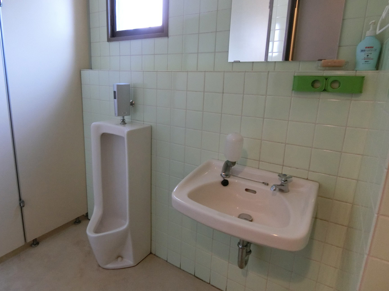 男性用トイレ