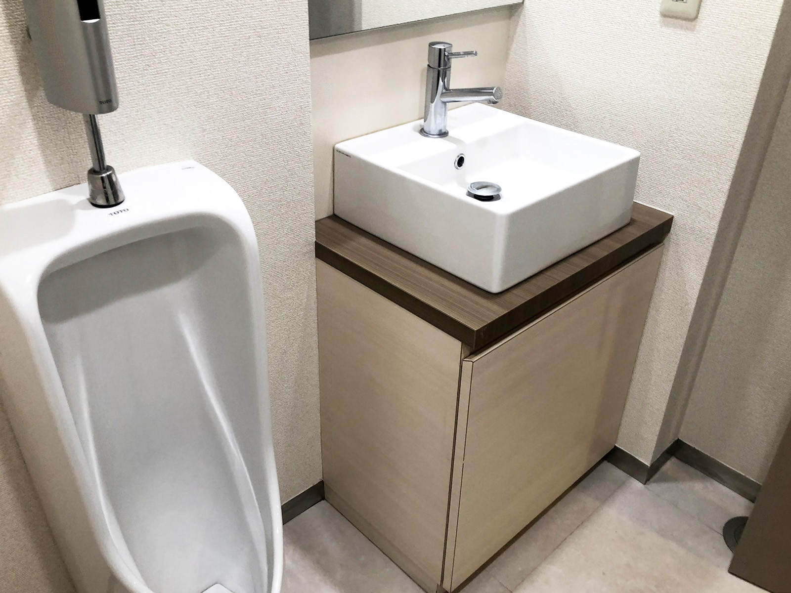 男性用トイレ