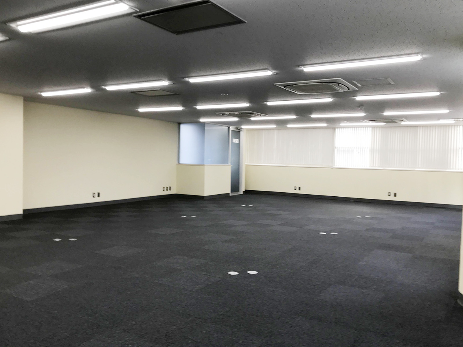 オフィス室内参考画像