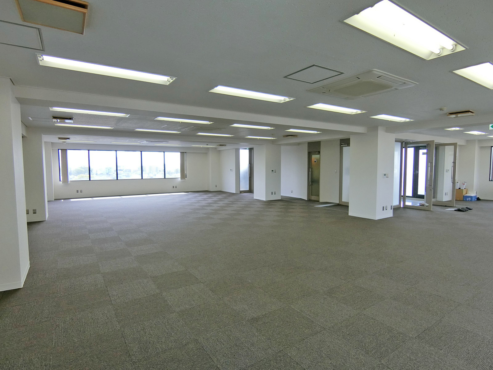 オフィス室内参考画像(6階)