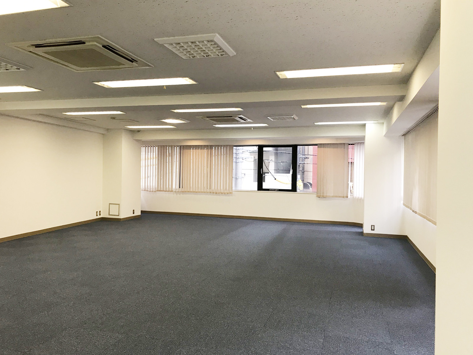 オフィス室内参考画像