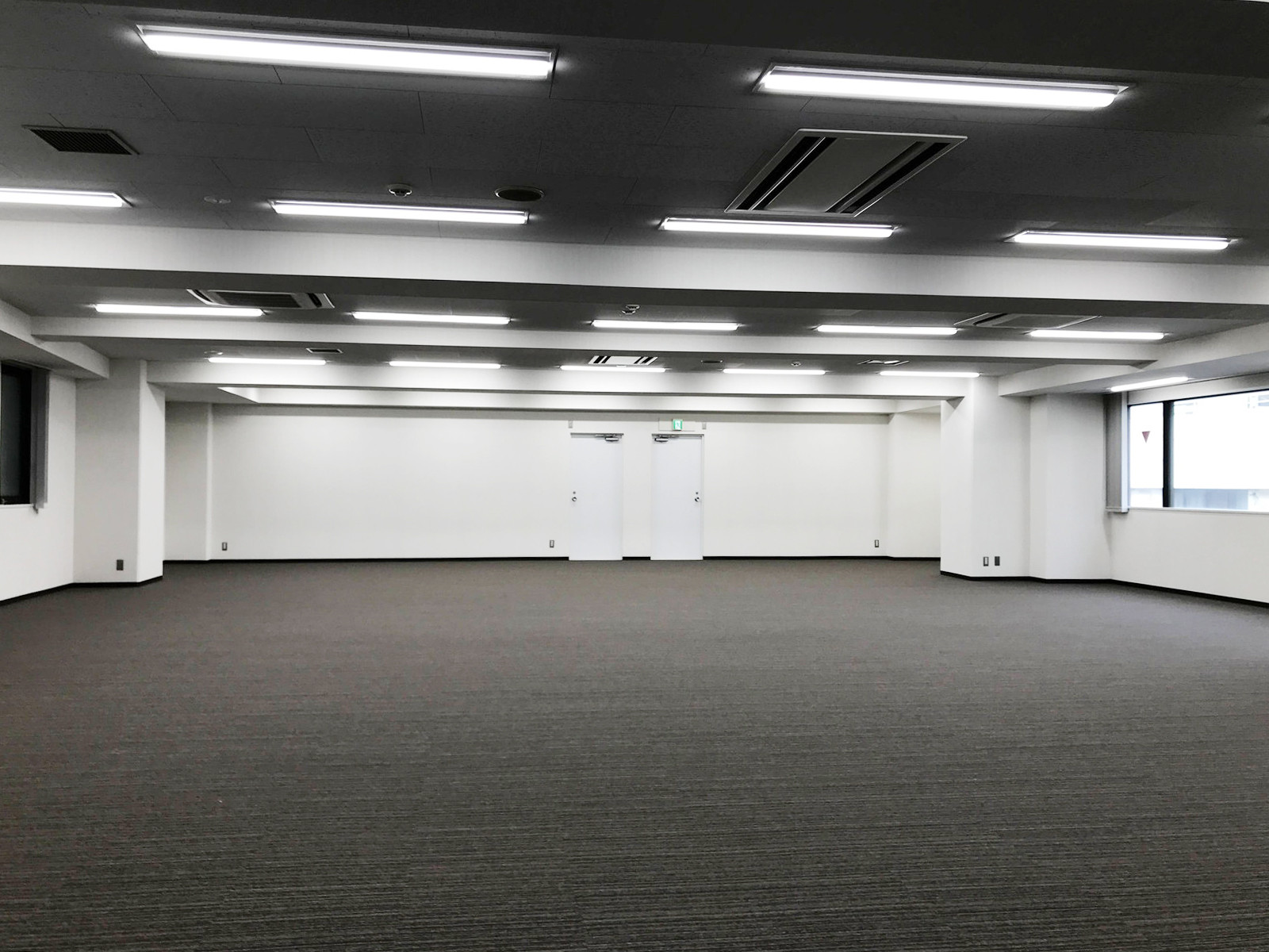 オフィス室内参考画像