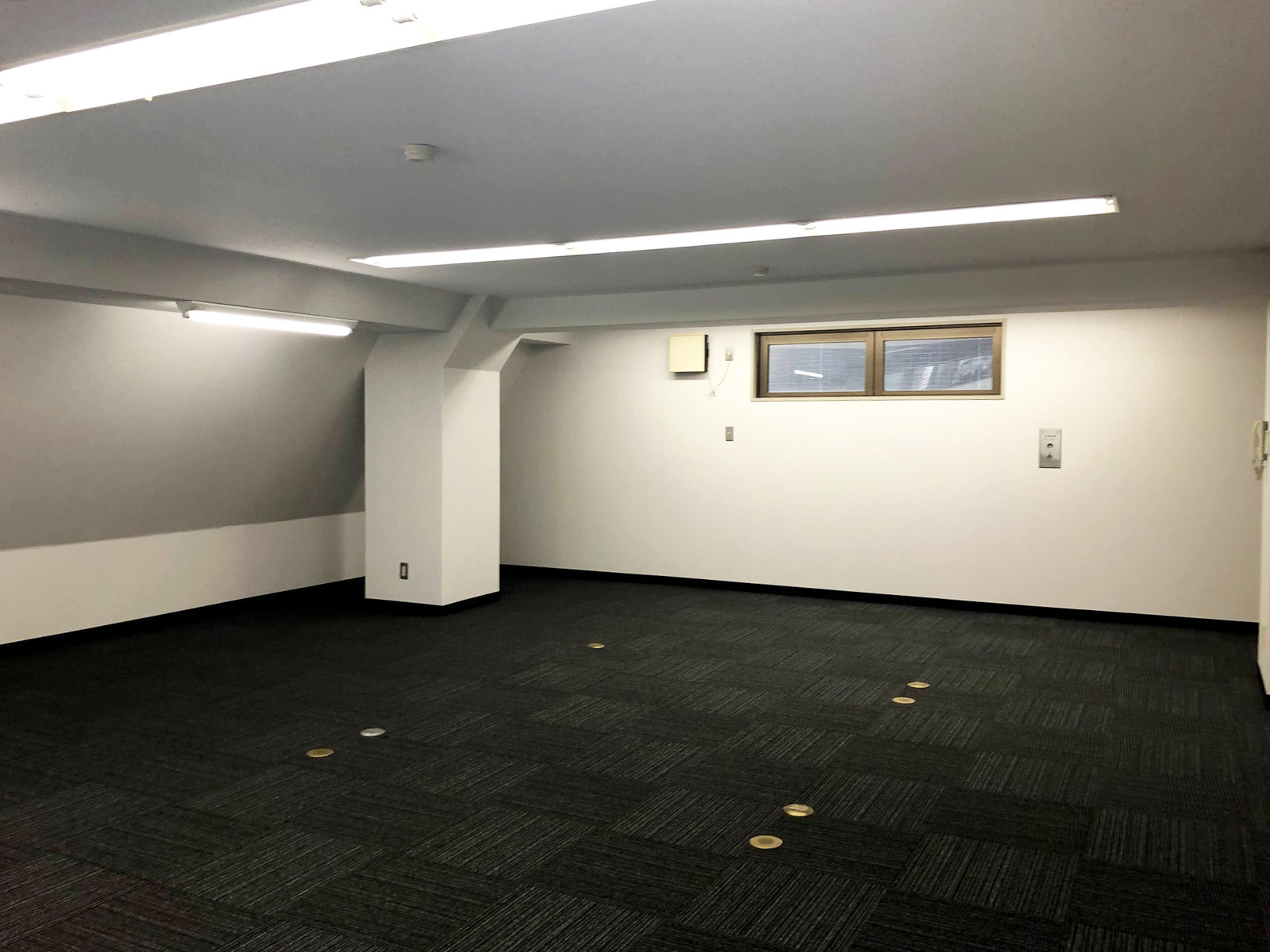 オフィス室内参考画像