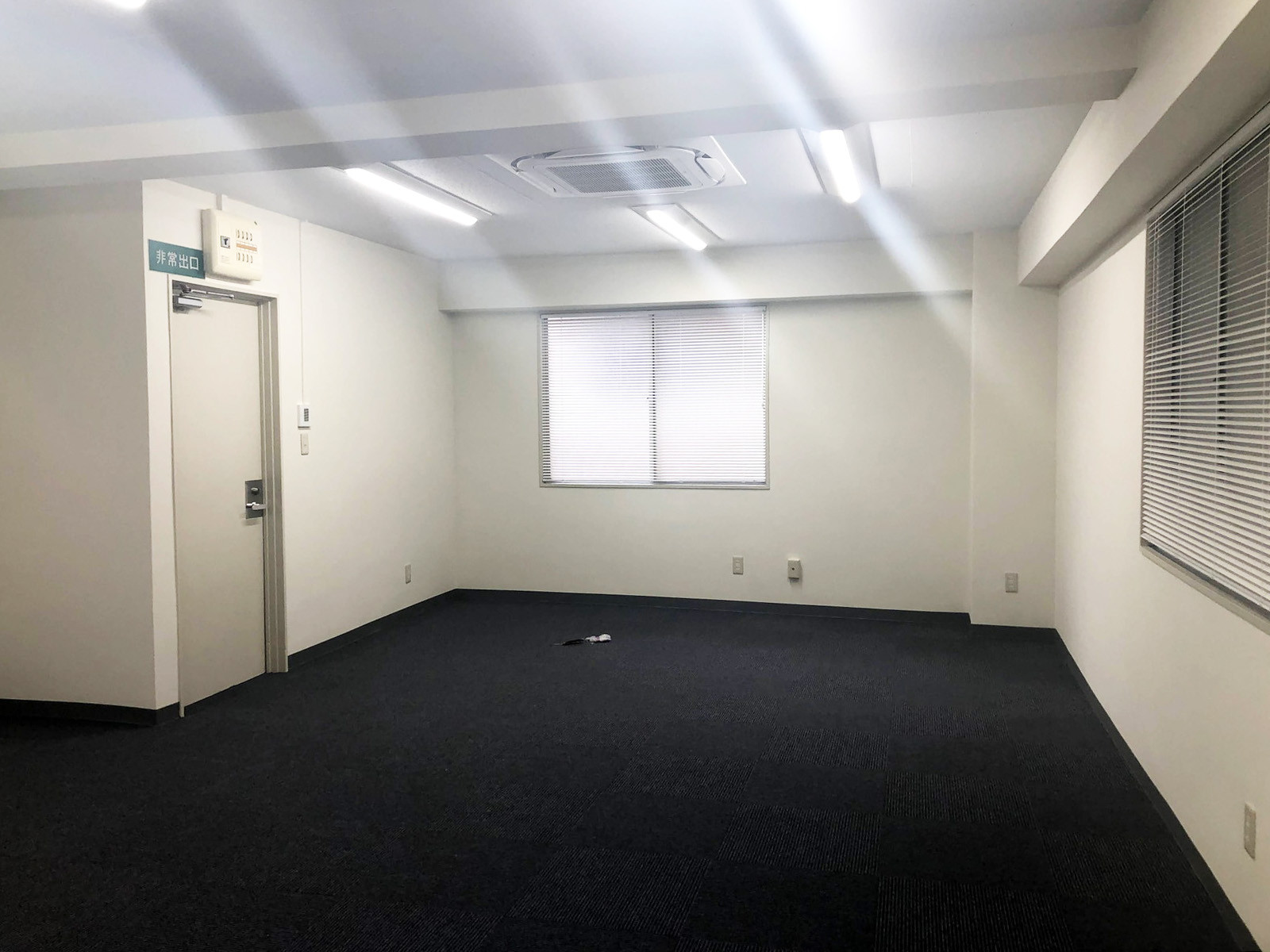 オフィス室内参考画像