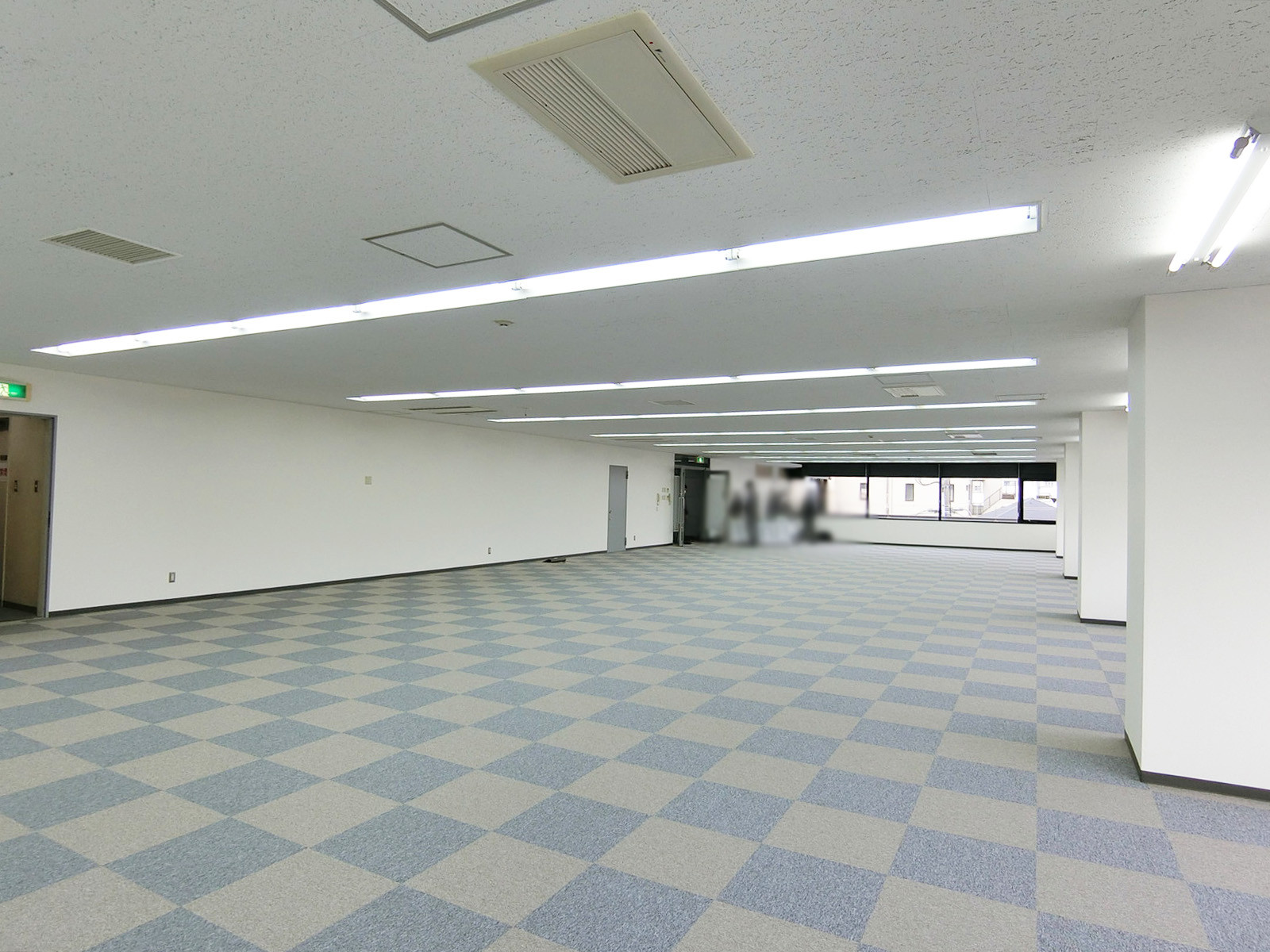 別角度の様子