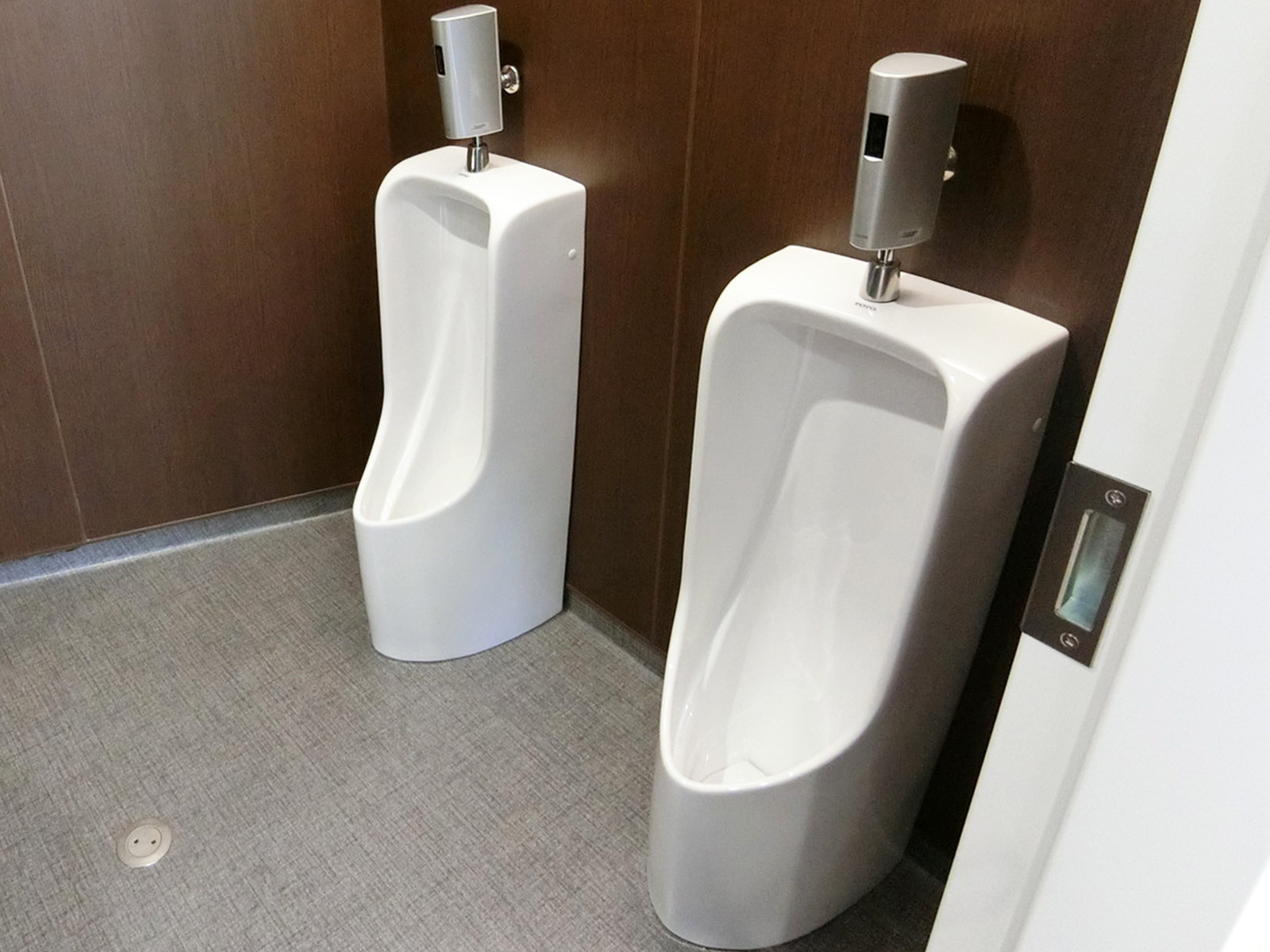 男性用トイレ
