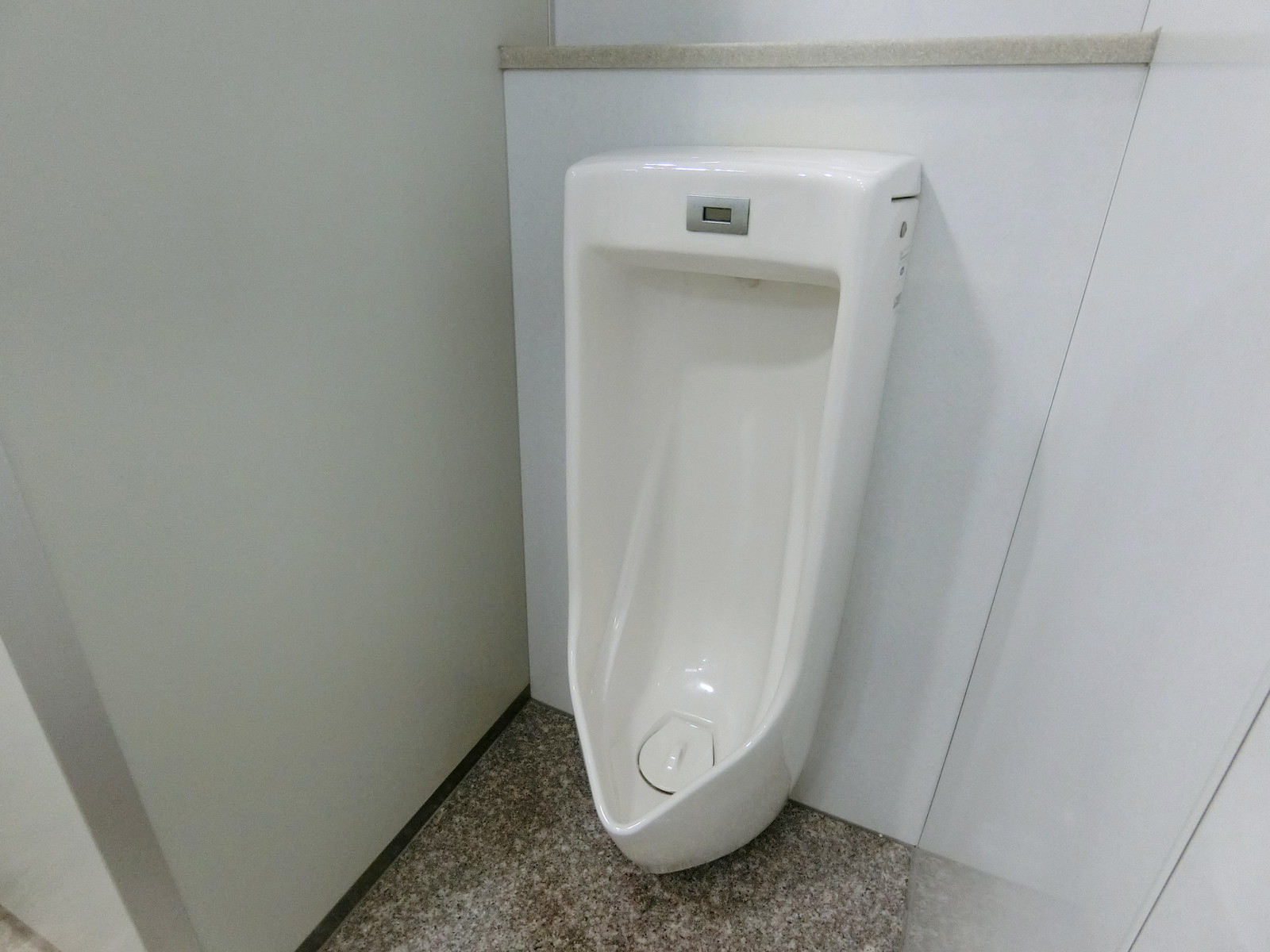 男性用トイレ